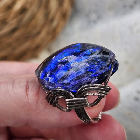 Vintage Cobalt Blue Heay Blown Glass Wire Wrapped Handmade Ring - Picture 5 of 10